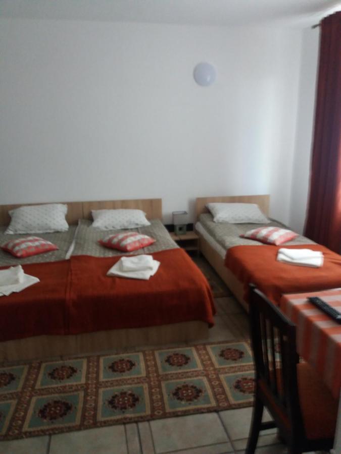 Ferienwohnung Cazare Neu-Arad Autostrada Exterior foto